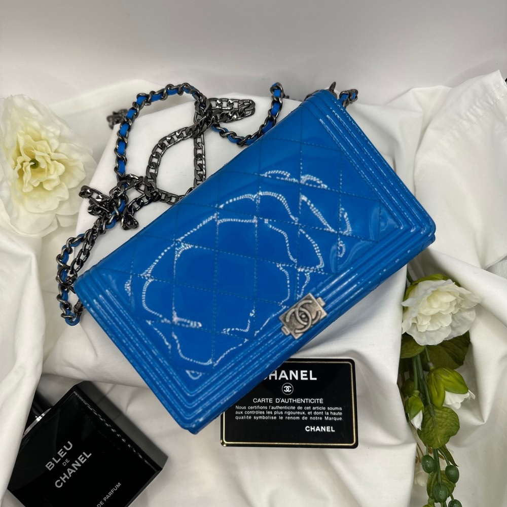 CHANEL BLUE PATENT LEATHER BOY WOC
